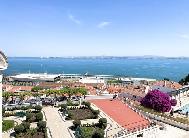 Beautiful Fado house with magnificent view!