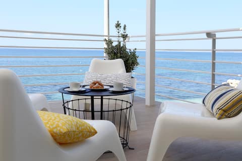 Popular Airbnb listing: At the BEACH Villa VICTORlS Spa pool Grill Garden in Srinjine