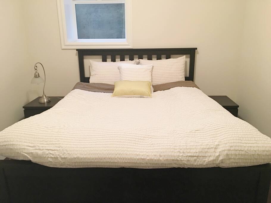 queen bed
