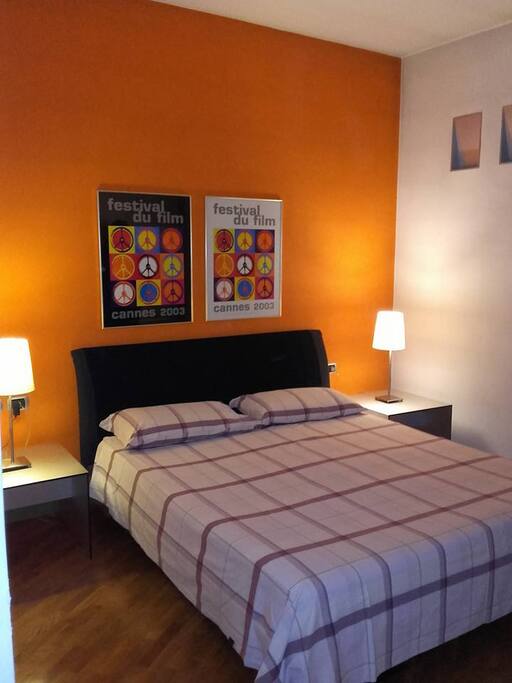 La camera matrimoniale.Double bed room. Υπνοδωματιο με διπλο κρεββατι