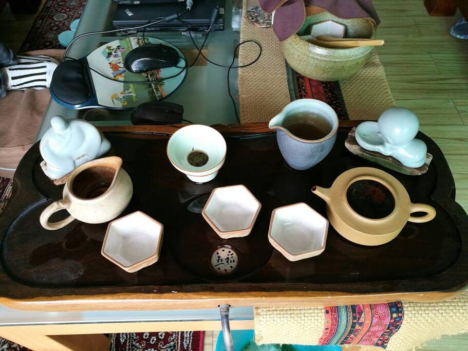 You can always enjoy some Chinese tea here