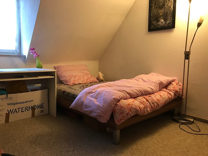 very simple simple rooms ;)