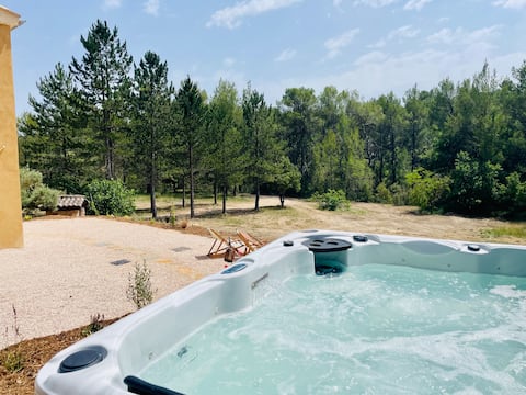 Bastidon in the heart of nature with Jacuzzi