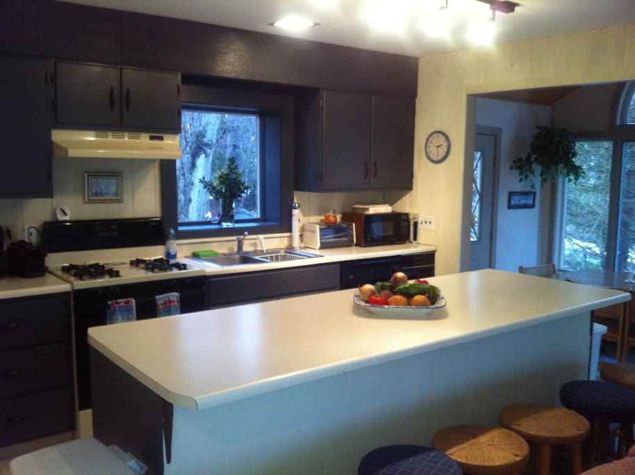 Kitchen, which is open to living.
