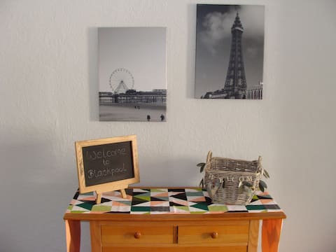 Blackpool Holiday Home in the Heart of Town