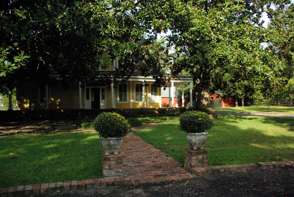 Magnolia Shadows - 1895 Plantation House.