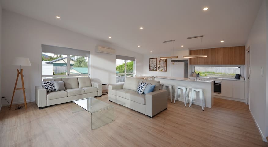 Kangaroo Bay House – Home with a View