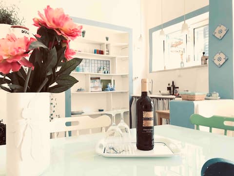 Popular Airbnb listing: WONDERFUL DEPANDANCE IN FRONT OF THE BEACH in Palermo
