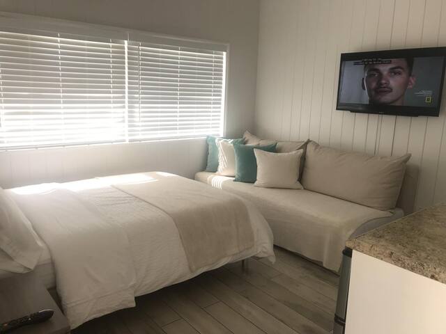 Modern & Comfy Private Suite in Miami Beach