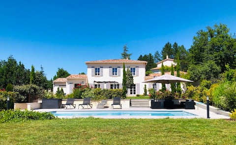 Beautiful house facing the Citadel