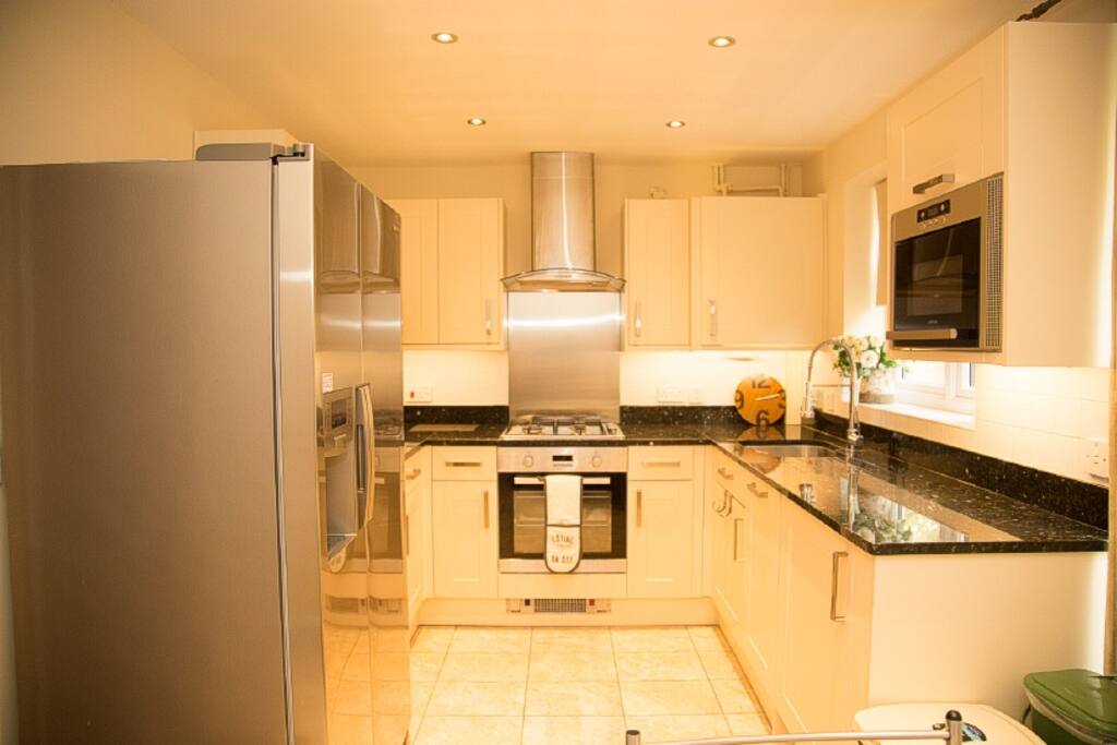 Kitchen area with a dinner