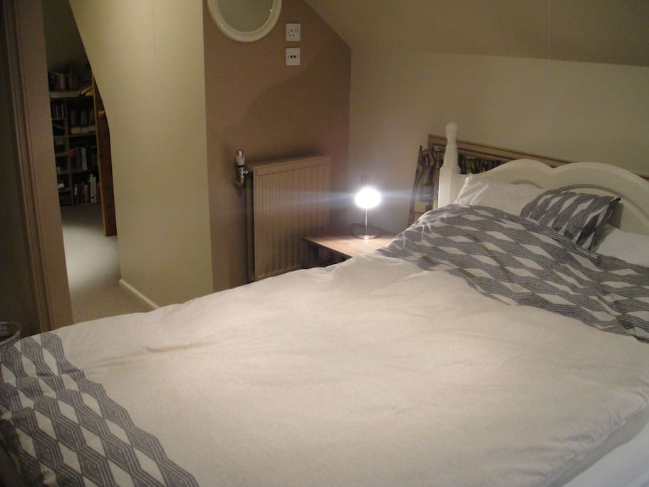 Double room with walk through to sitting room