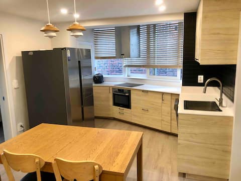 A&H cozy home newly renovated!