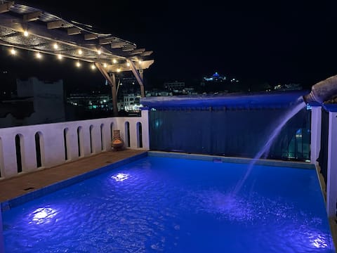 House in the center of Taxco with a swimming pool.