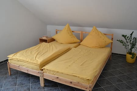 Fair, City Hannover 15 Min. low cost, 5 rooms...
