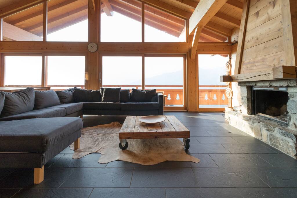 The large livingroom with a view