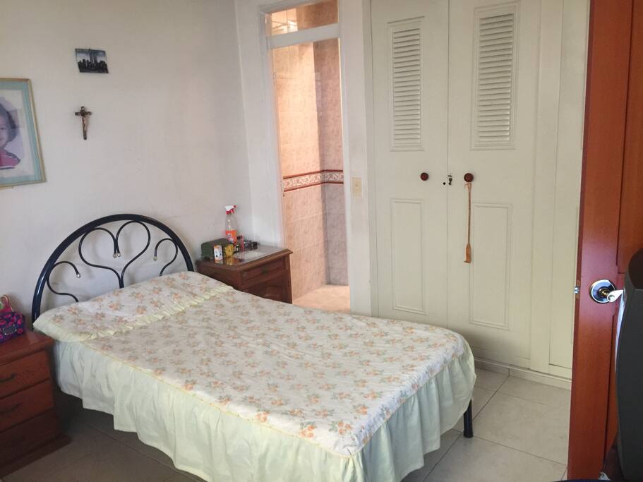 Habitación con baño privado