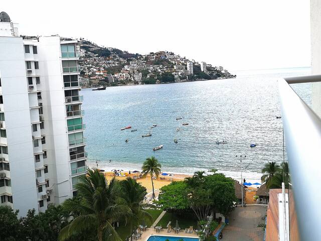 Depart. a pie de playa en costera la mejor ubicac.