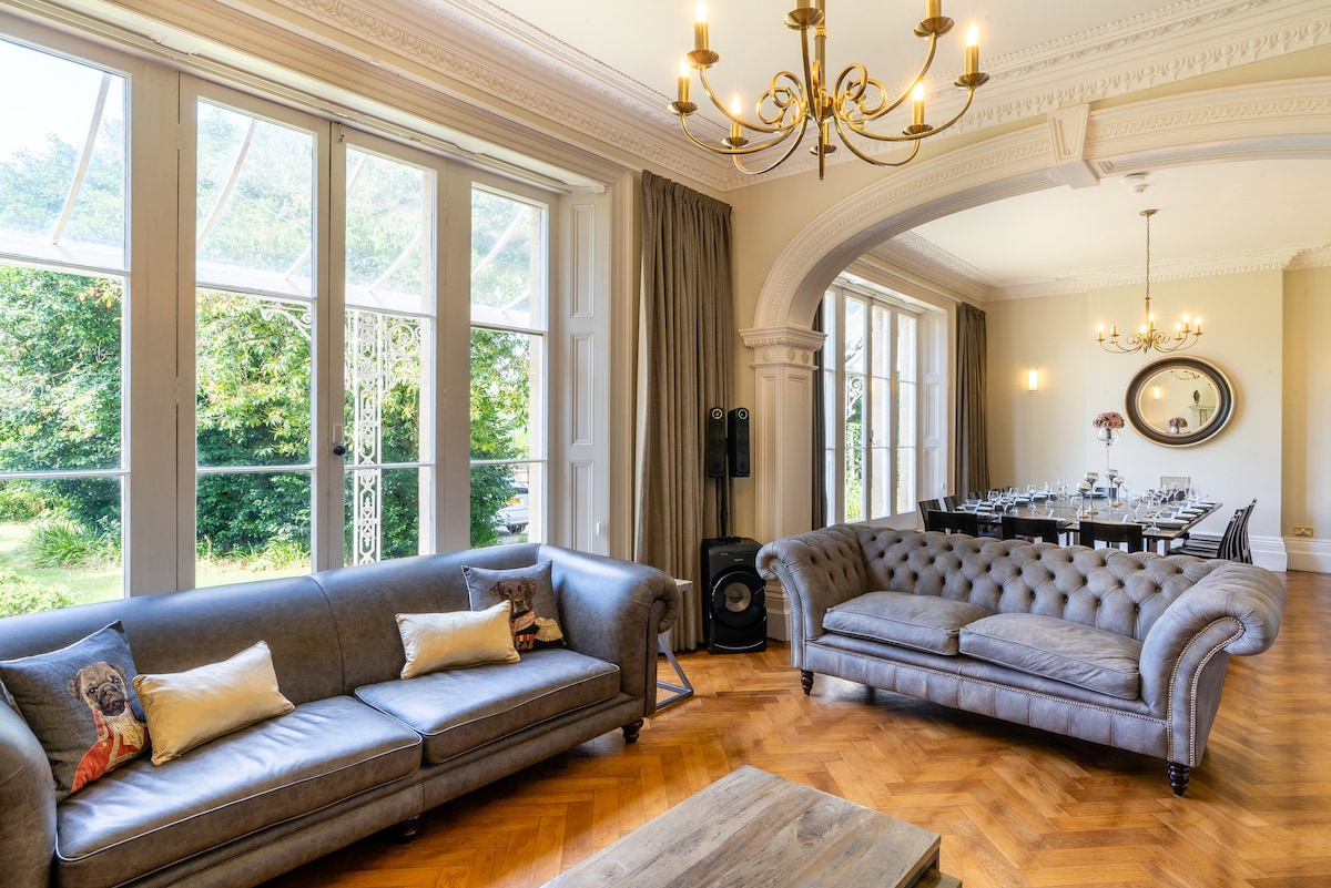 Successful Airbnb property: Elegant house for up to 18 between Bristol & Bath in South Gloucestershire