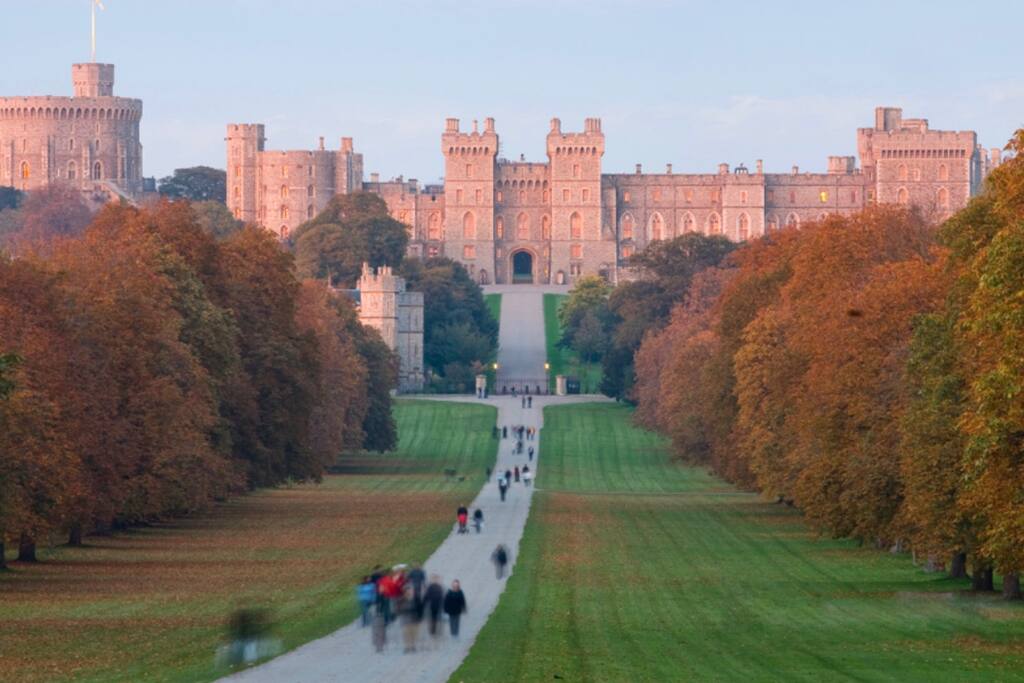 10 min walk to Windsor Castle