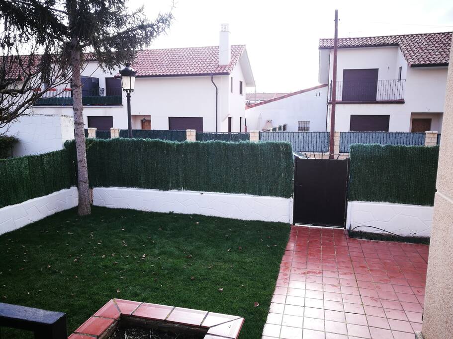 Vista del jardín desde el porche.