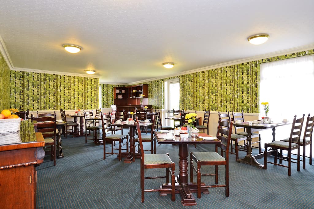 Breakfast Room
