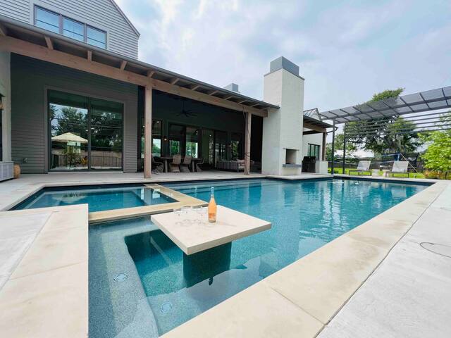 Lux Retreat – Pool/Jacuzzi & Cold Plunge/Sauna gallery image 3