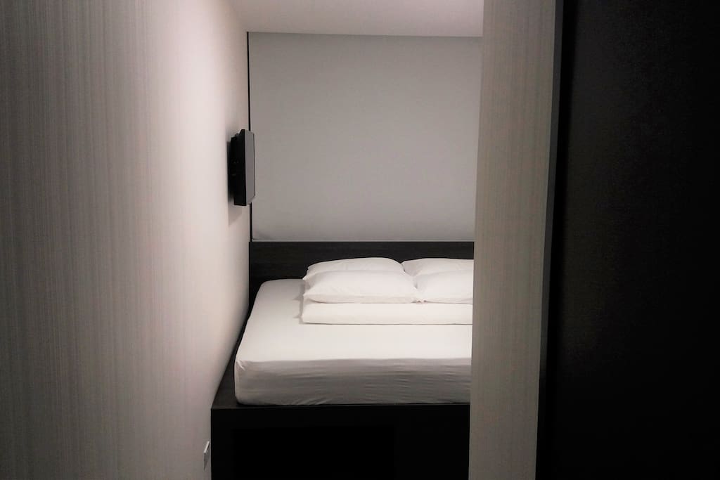 room 32" led TV