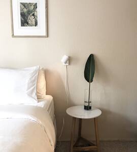 Standard queen room available