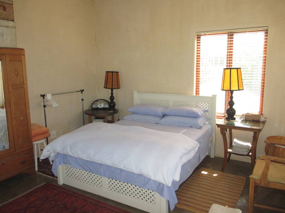 Queensize bed