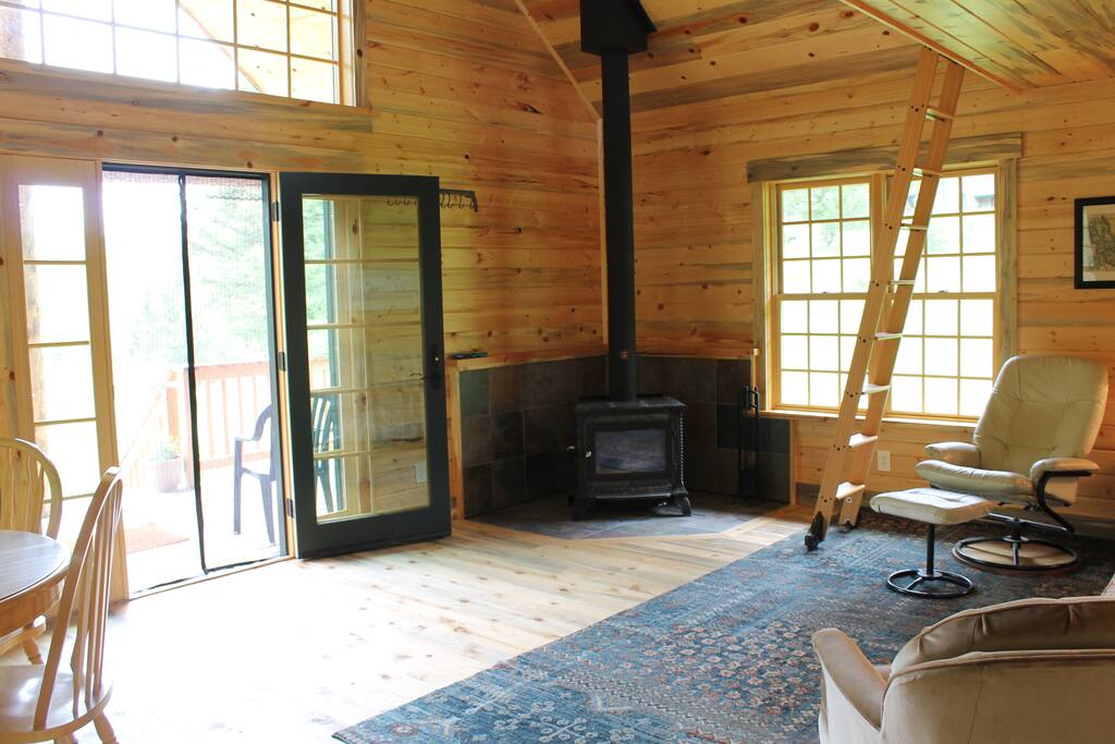 Living room, lots of windows
