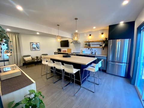 NEW Designer Loft, Sleeps 10! DOWNTOWN HFX.