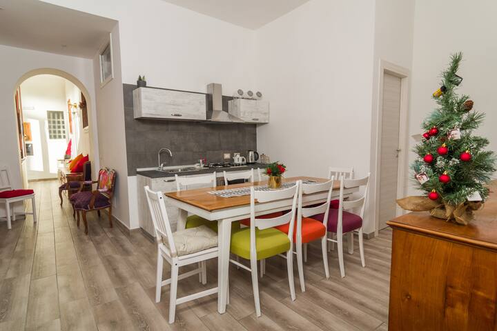 Giu al centro gallery image 2