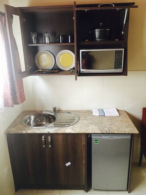 Modern Kitchenette