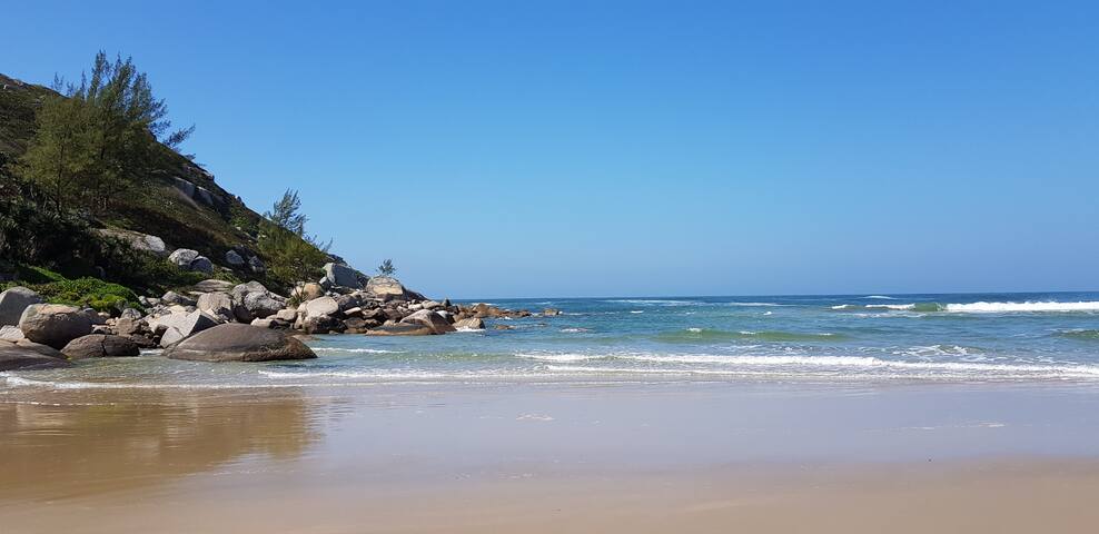 Entire home with 5 bedrooms in Imbituba - Casa de praia Itapirubá, SC.