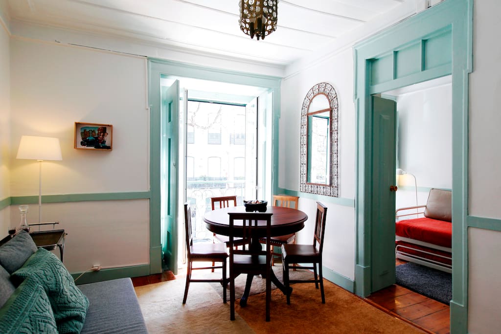 The dining table extends and there are extra chairs so you'll be confortable eating with your family and friends