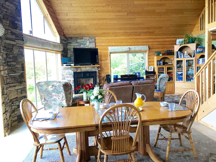 table can be made bigger to fit up to 12 persons.