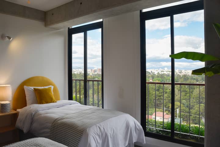 Една от двете стаи на втория етаж. Разполага с 2 легла.