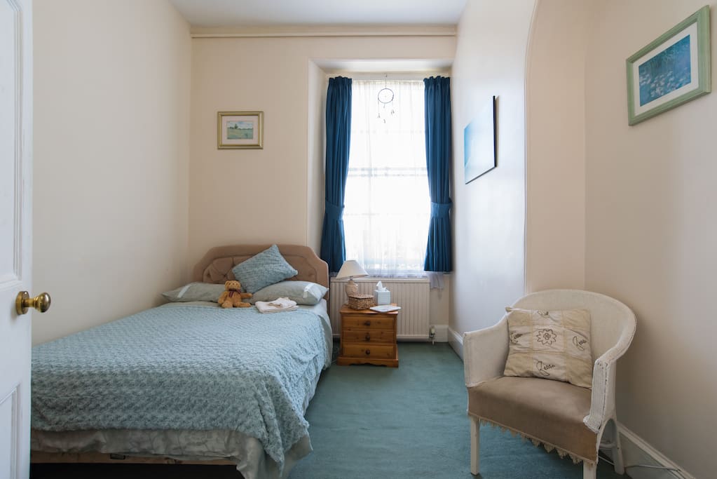 Comfy double room with views over garden