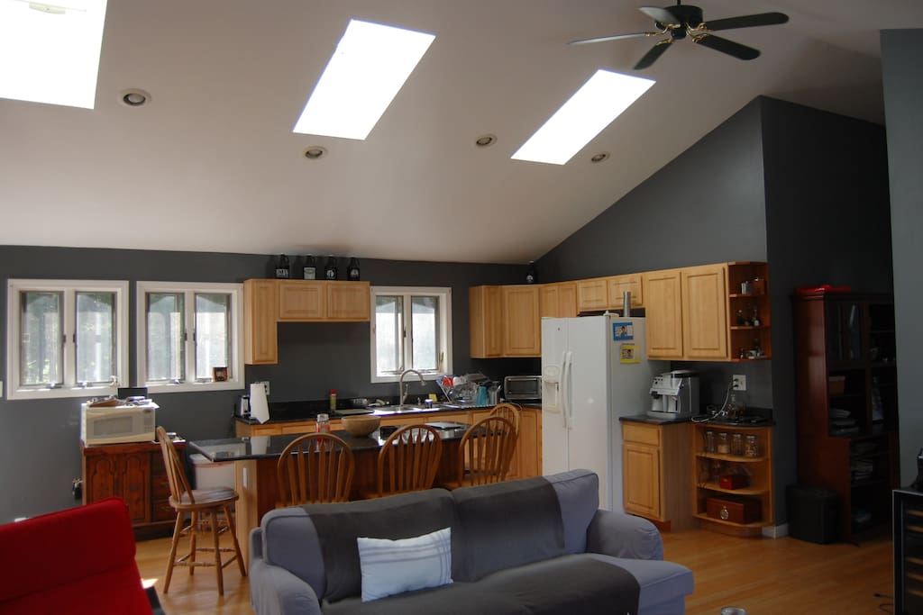Open space between kitchen and leaving room