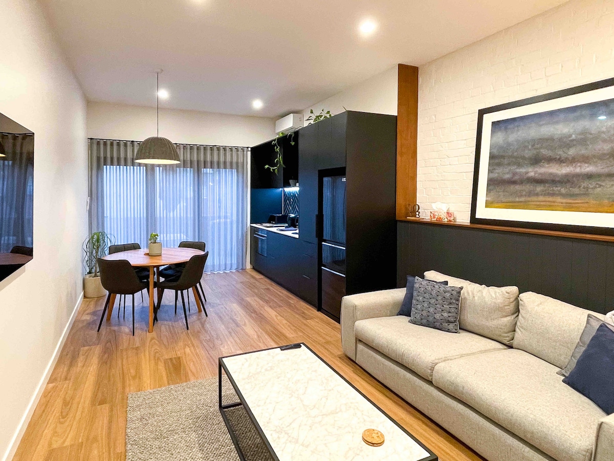 Top Airbnb: Inner city modern apartment : Harvey in Launceston