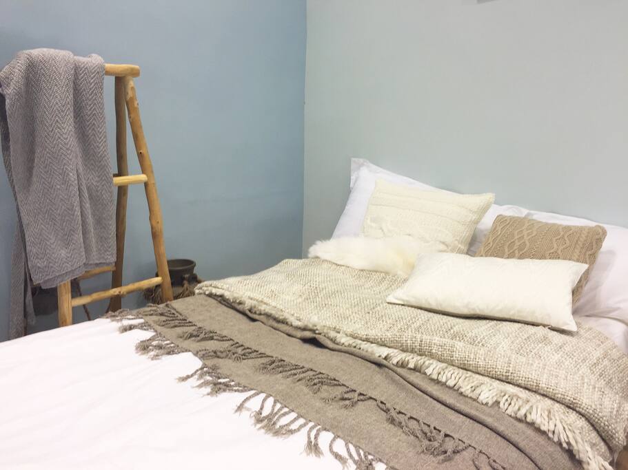 Double Sofa Bed 请注意,房间里只有一张沙发床,床将在您抵达前准备好
