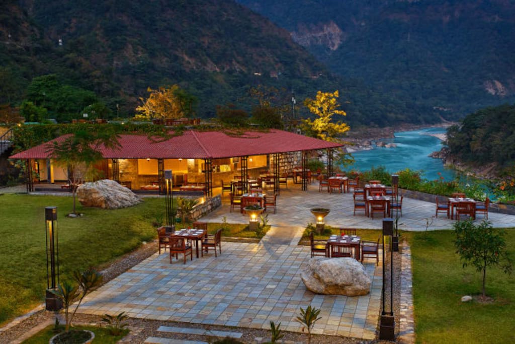 Outdoor Coffee Shop!