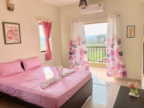 Fun cozy stay Goa with Pool Read Reviews