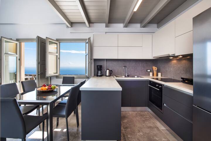 Assyrtiko Villa, heated pool SeaView Theano Suites gallery image 4