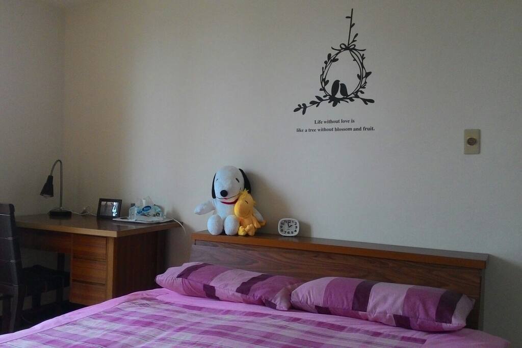 床,陽台,衣櫃
Bed, balcony, Clothes closet