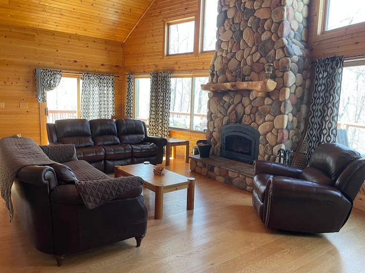 Beaver Dam Lake 12 Vacation Rentals & Homes Cumberland, WI Airbnb