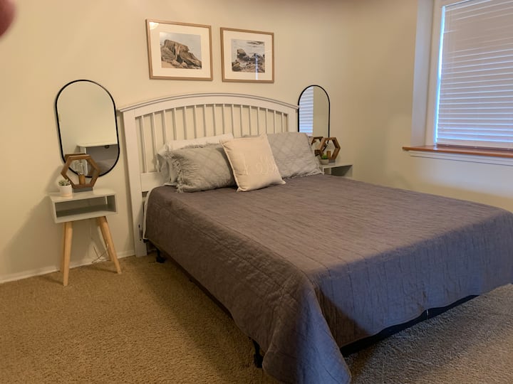 เตียงควีนไซส์หลังที่ 1 พร้อมวิวสวน