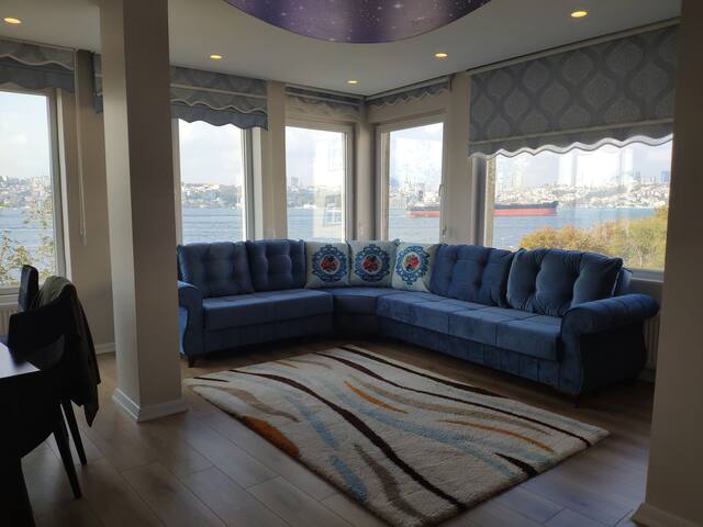 Unique Bosforus SEA VIEW- Decent Flat for 12 pax! gallery image 2
