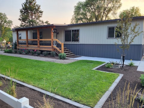 Iris's Place - Near Yellowstone, Dunes, & BYU-I